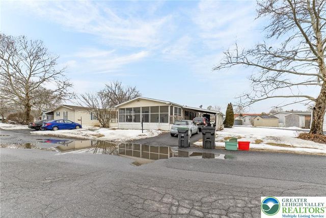 182 Greenbriar Drive South, Bath, PA 18014