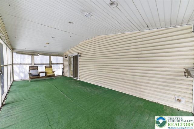 182 Greenbriar Drive South, Bath, PA 18014