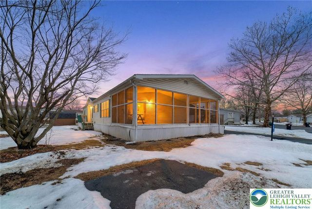 182 Greenbriar Drive South, Bath, PA 18014