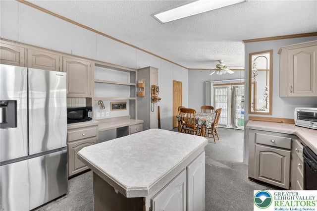 182 Greenbriar Drive South, Bath, PA 18014