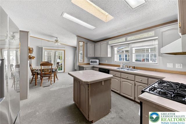 182 Greenbriar Drive South, Bath, PA 18014