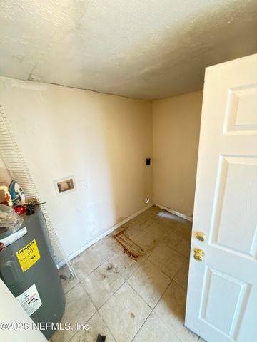 10592 HAVERFORD Road, Jacksonville, FL 32218