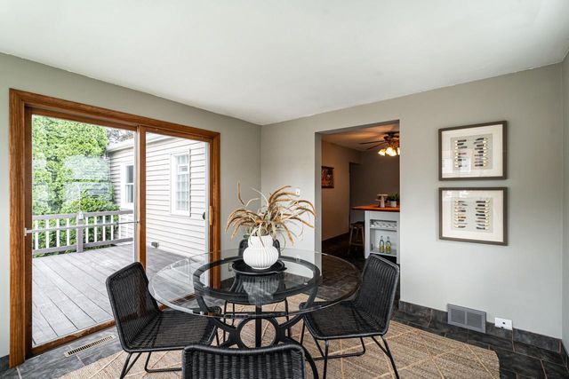4917 N Mohawk AVENUE, Glendale, WI 53217