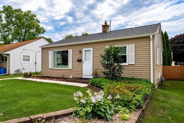 4917 N Mohawk AVENUE, Glendale, WI 53217