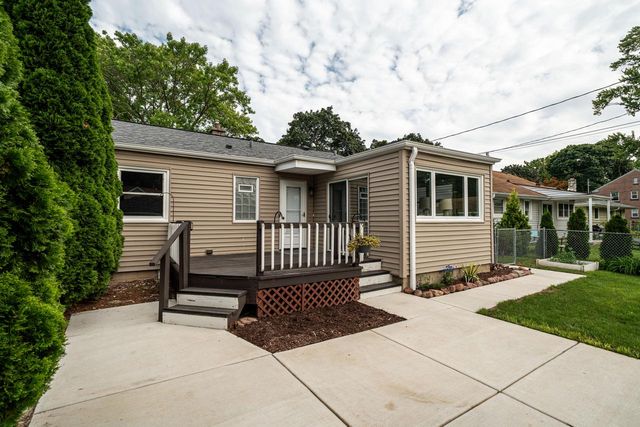 4917 N Mohawk AVENUE, Glendale, WI 53217