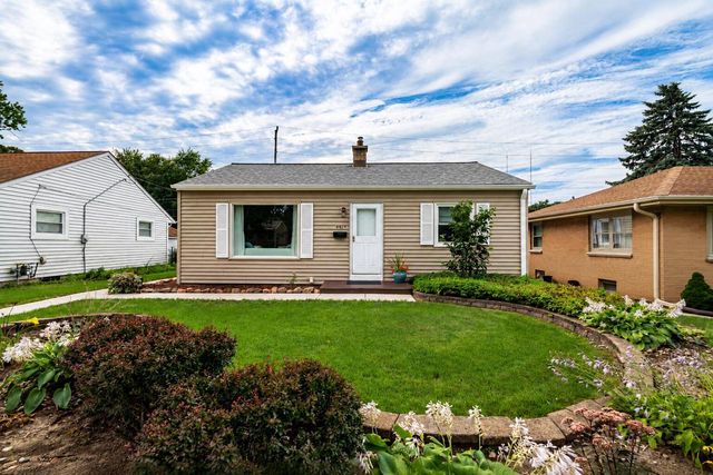 4917 N Mohawk AVENUE, Glendale, WI 53217