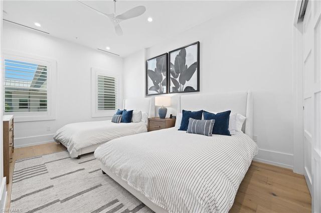 201 8th St S 310, Naples, FL 34102