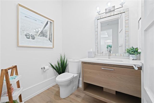201 8th St S 310, Naples, FL 34102