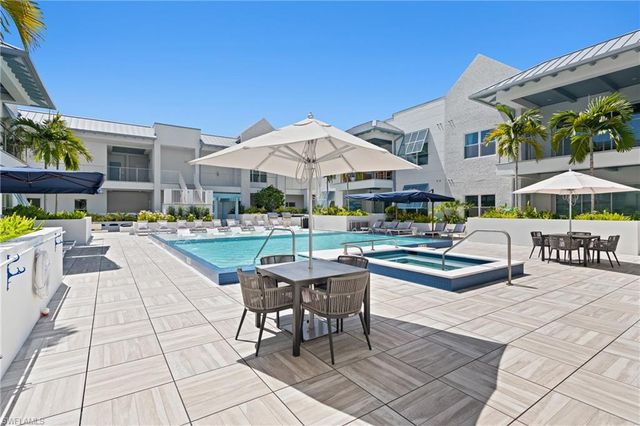 201 8th St S 310, Naples, FL 34102