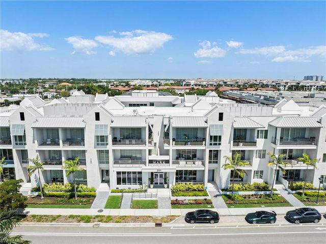 201 8th St S 310, Naples, FL 34102