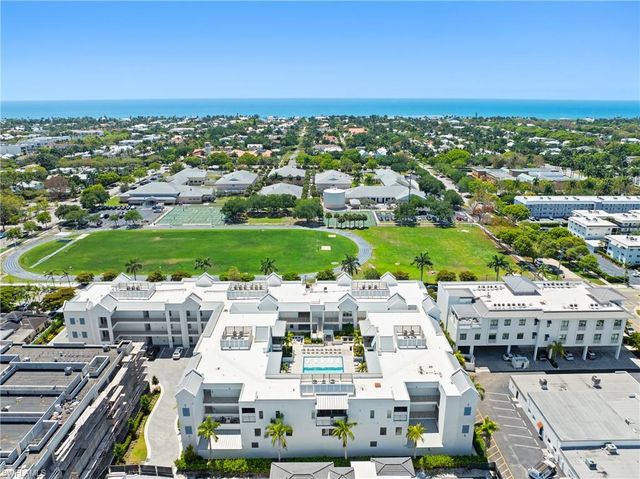 201 8th St S 310, Naples, FL 34102