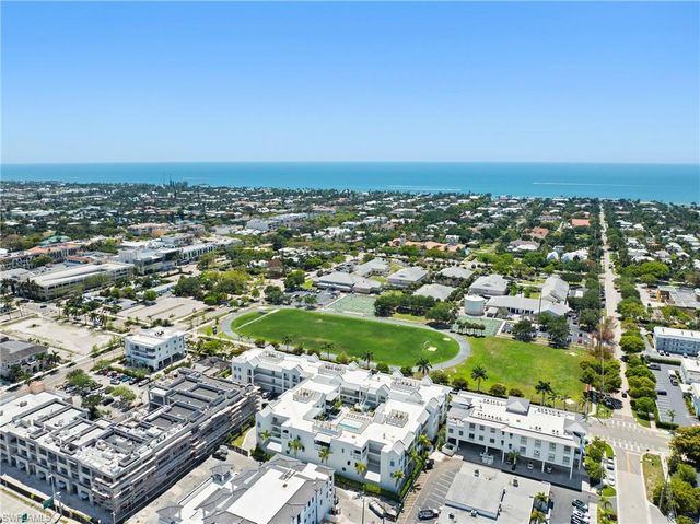 201 8th St S 310, Naples, FL 34102