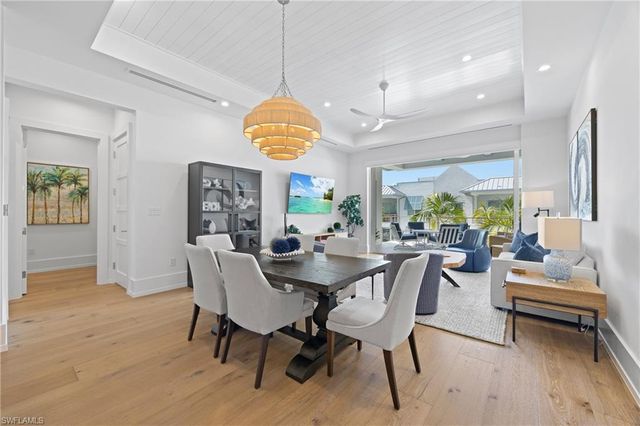 201 8th St S 310, Naples, FL 34102