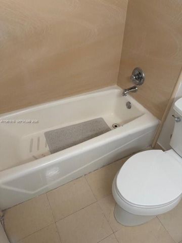 8000 Harding Ave 5C, Miami Beach, FL 33141