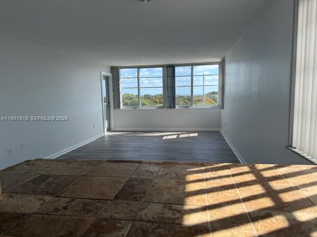 8000 Harding Ave 5C, Miami Beach, FL 33141