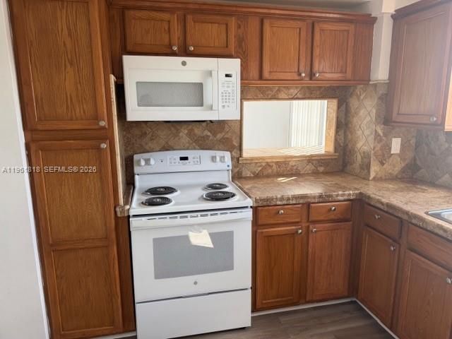 8000 Harding Ave 5C, Miami Beach, FL 33141