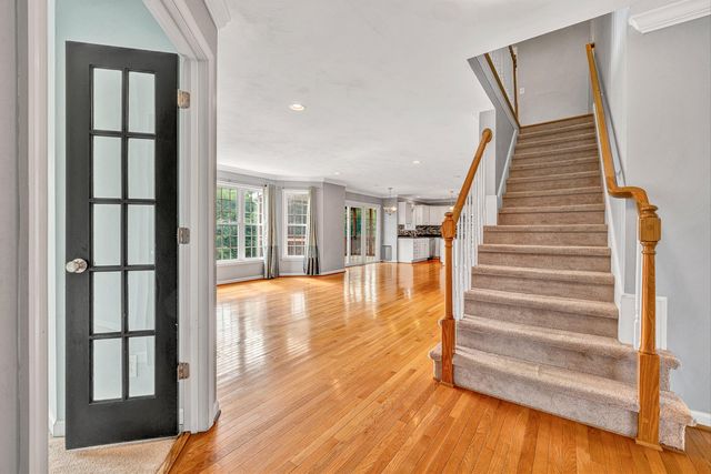 6316 Sandhurst DR, Roanoke, VA 24018