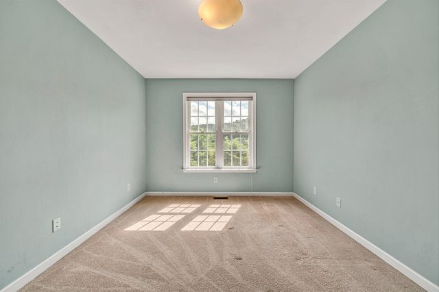 6316 Sandhurst DR, Roanoke, VA 24018