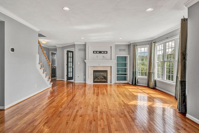 6316 Sandhurst DR, Roanoke, VA 24018