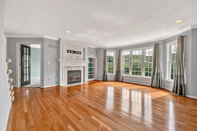 6316 Sandhurst DR, Roanoke, VA 24018