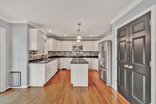 6316 Sandhurst DR, Roanoke, VA 24018