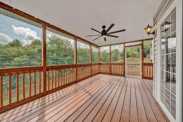 6316 Sandhurst DR, Roanoke, VA 24018