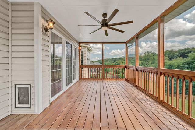 6316 Sandhurst DR, Roanoke, VA 24018