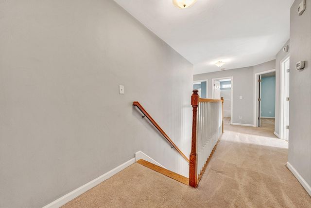 6316 Sandhurst DR, Roanoke, VA 24018