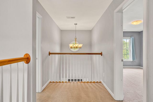6316 Sandhurst DR, Roanoke, VA 24018