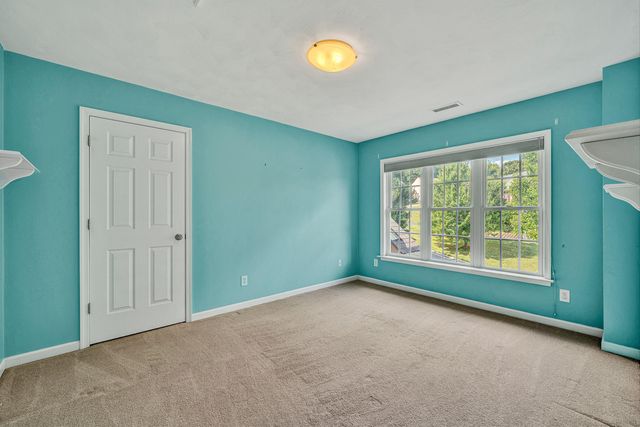 6316 Sandhurst DR, Roanoke, VA 24018