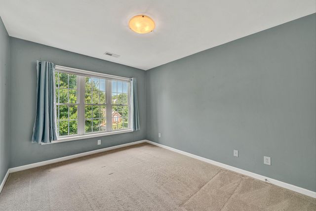 6316 Sandhurst DR, Roanoke, VA 24018