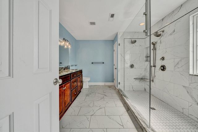 6316 Sandhurst DR, Roanoke, VA 24018