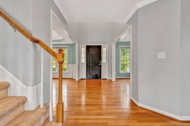 6316 Sandhurst DR, Roanoke, VA 24018