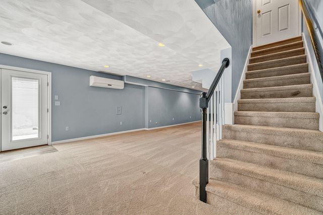 6316 Sandhurst DR, Roanoke, VA 24018