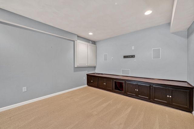 6316 Sandhurst DR, Roanoke, VA 24018