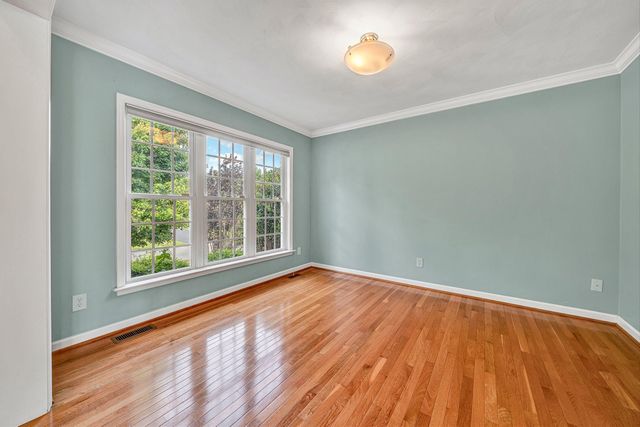 6316 Sandhurst DR, Roanoke, VA 24018