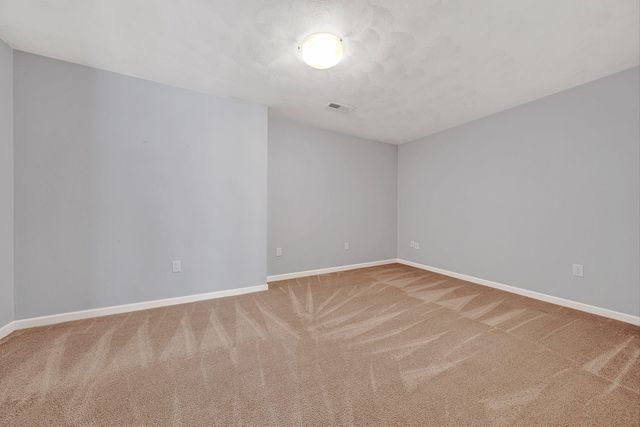 6316 Sandhurst DR, Roanoke, VA 24018