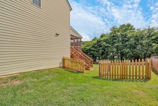 6316 Sandhurst DR, Roanoke, VA 24018
