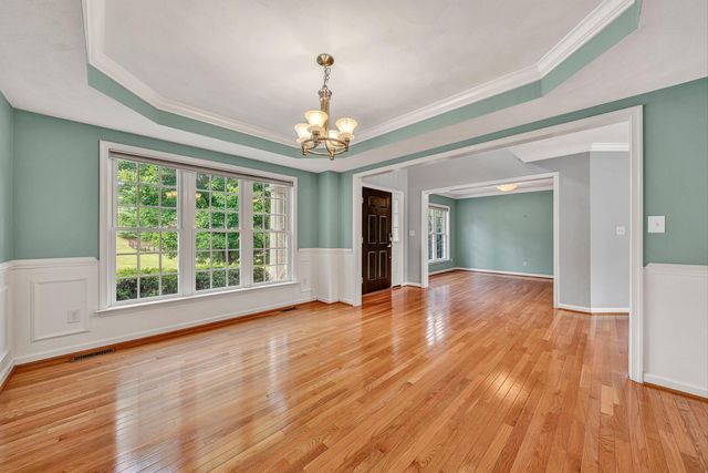 6316 Sandhurst DR, Roanoke, VA 24018