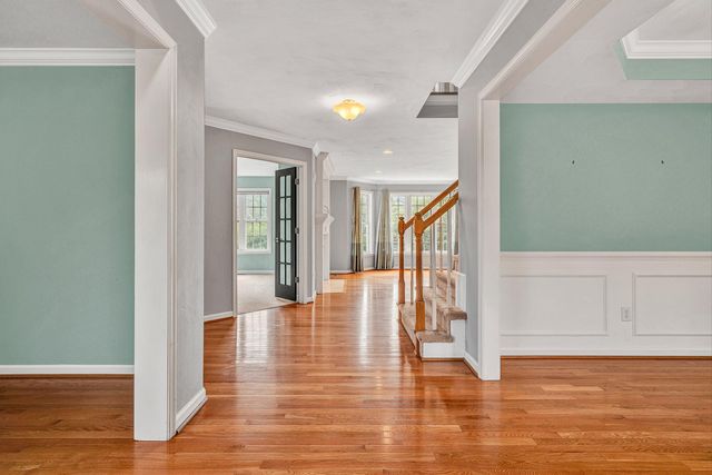 6316 Sandhurst DR, Roanoke, VA 24018