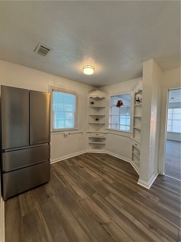 1816 Elizabeth St, Corpus Christi, TX 78404