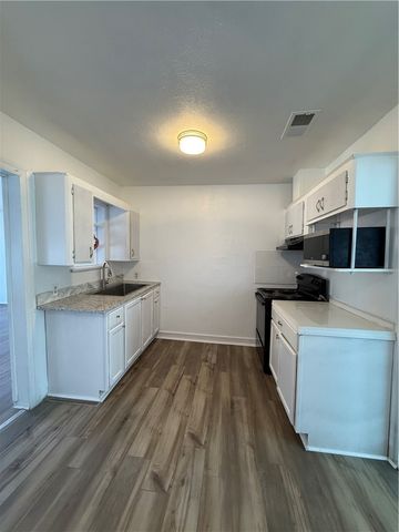 1816 Elizabeth St, Corpus Christi, TX 78404