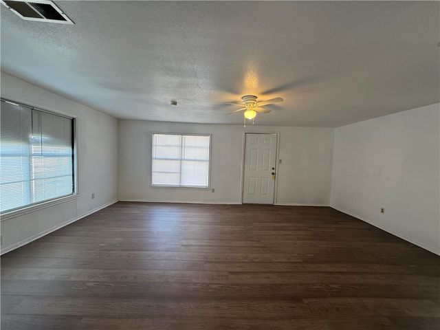 1816 Elizabeth St, Corpus Christi, TX 78404