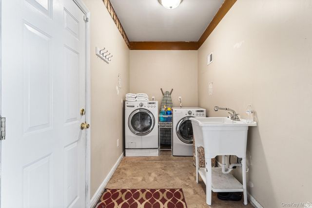 51 Jordan Drive, Medford, NY 11763