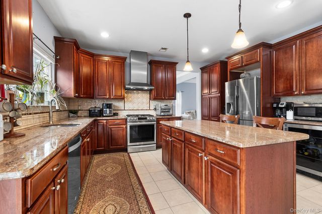 51 Jordan Drive, Medford, NY 11763