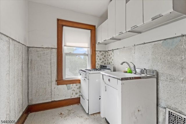 425 New Market Rd 2, Piscataway Twp., NJ 08854