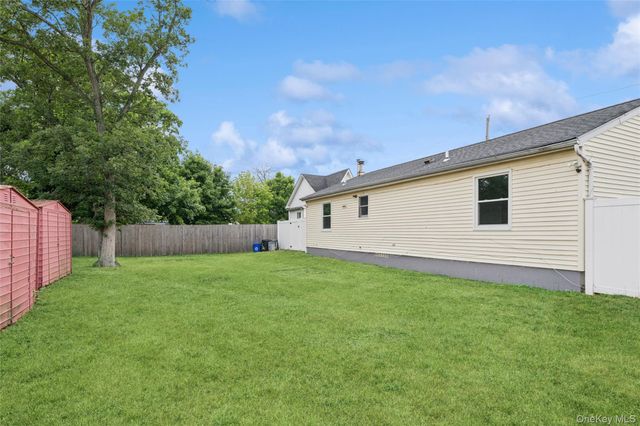 16 Arlington Avenue, Wyandanch, NY 11798