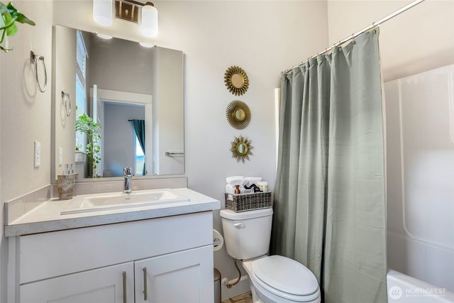 6211 232nd Avenue E, Buckley, WA 98321