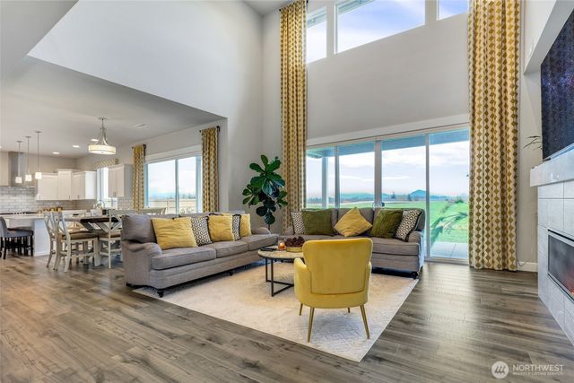 6211 232nd Avenue E, Buckley, WA 98321