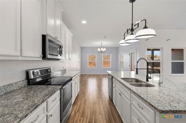 162 Lost Maples Way, Marion, TX 78124